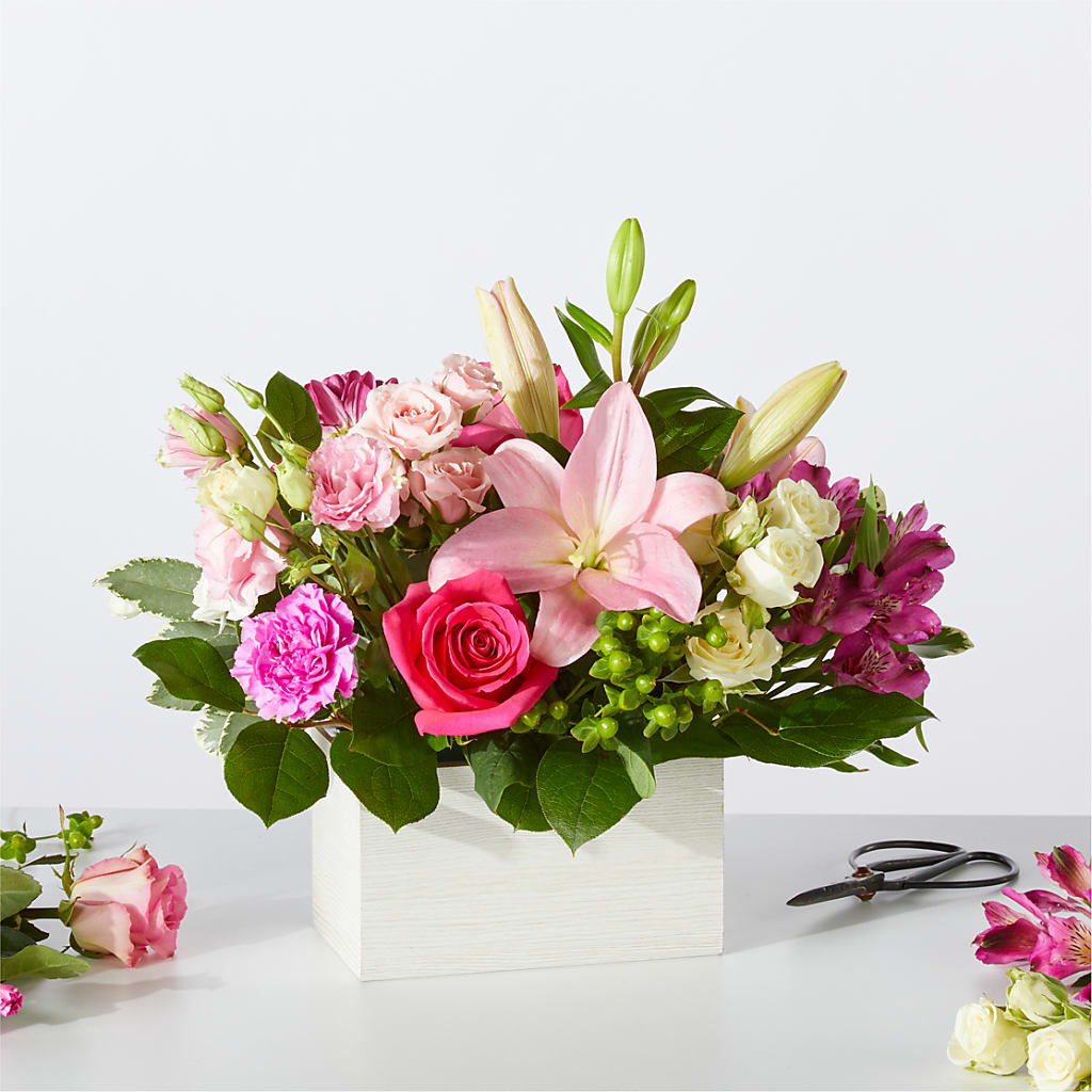 Sweetberry Box – A Florist Original – MOSER'S SUPERMARKET, Columbia MO
