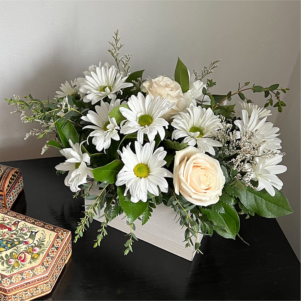 Fresh Linen Box Bouquet – MOSER'S SUPERMARKET, Columbia MO