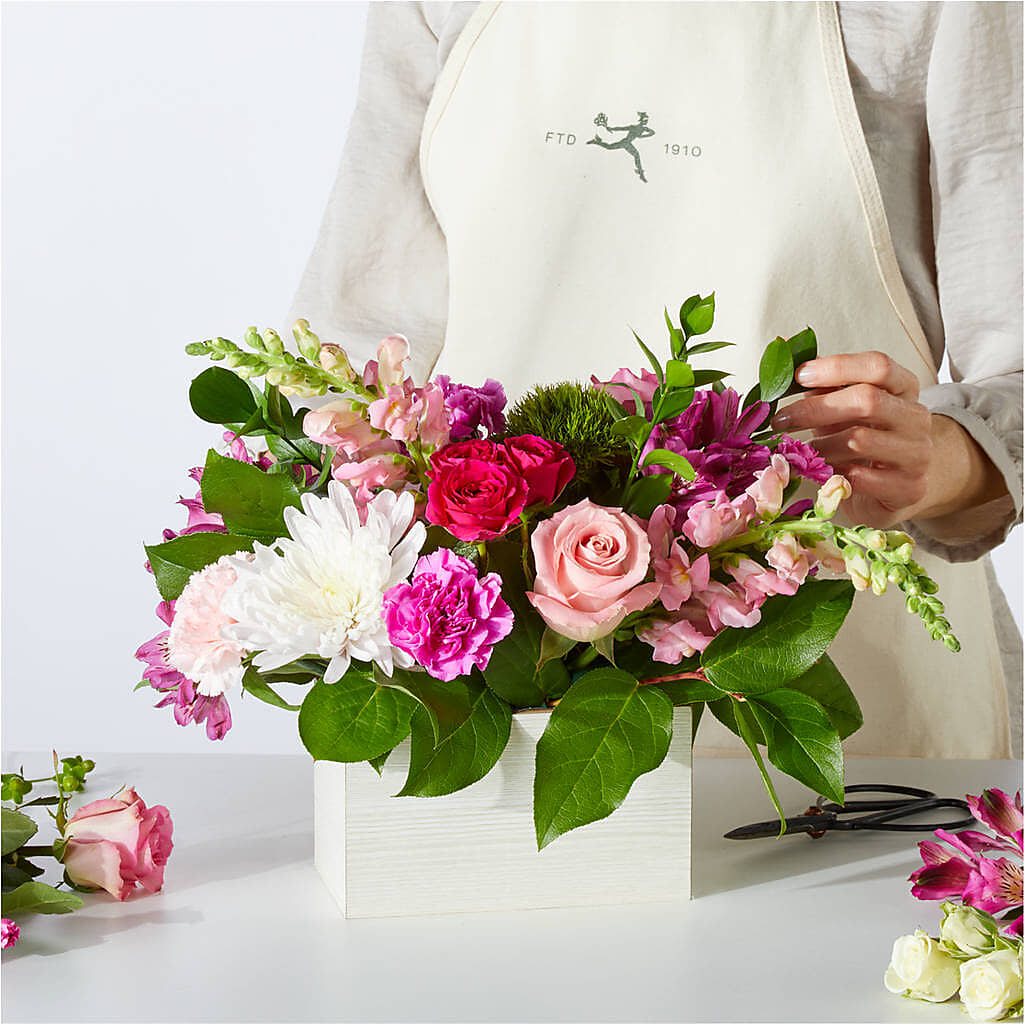 Sweetberry Box – A Florist Original – MOSER'S SUPERMARKET, Columbia MO