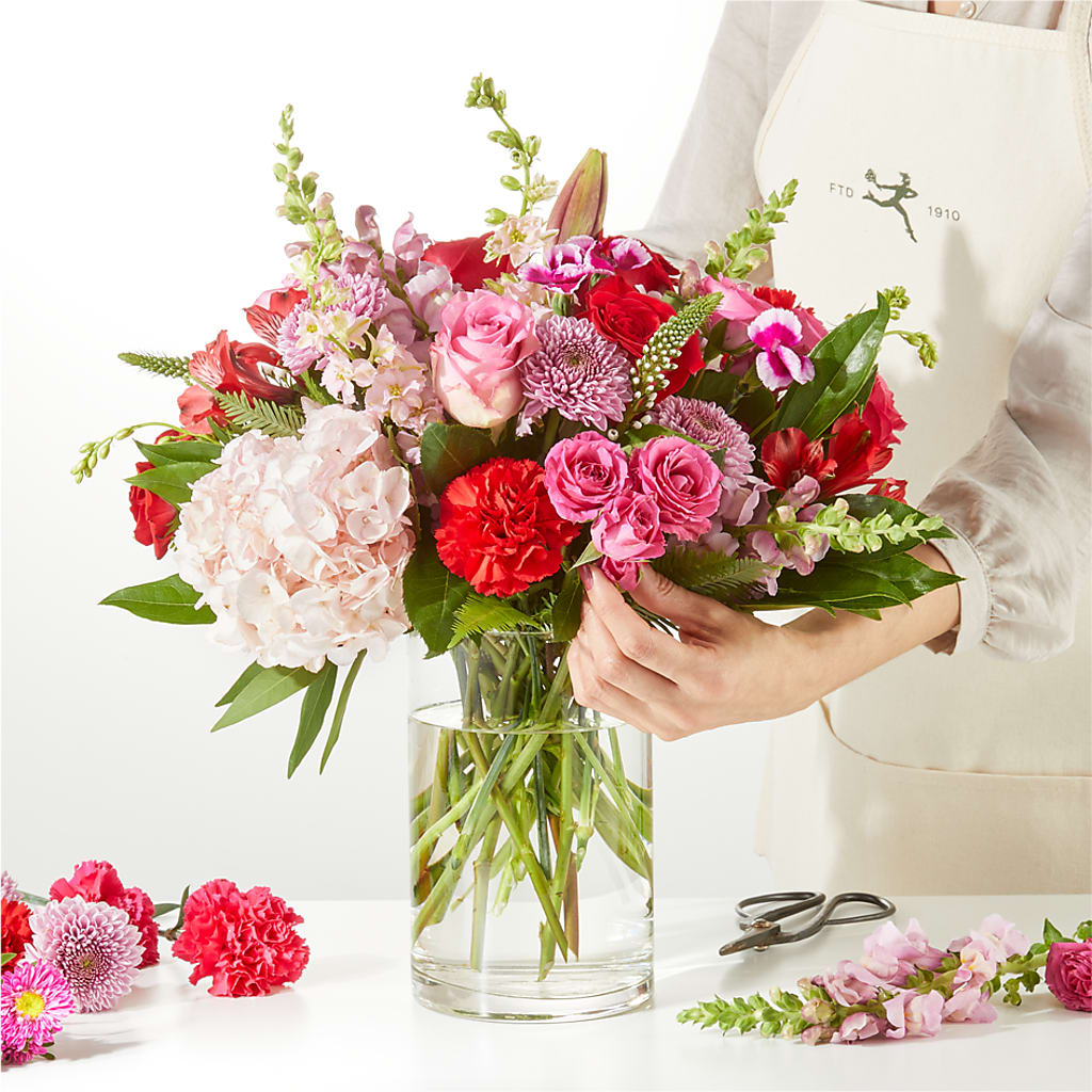 Swooning Over You - A Luxury Florist Original – MOSER'S SUPERMARKET, Columbia MO