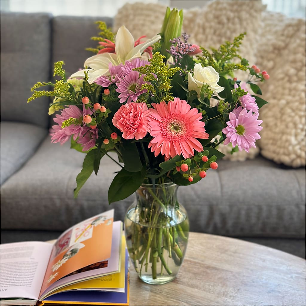 Pastel Tradition - A Florist Original – MOSER'S SUPERMARKET, Columbia MO