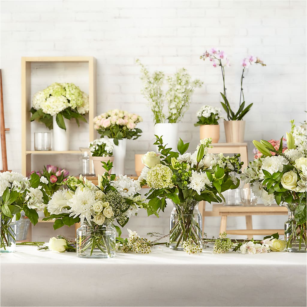 Classic Ivory – A Florist Original – MOSER'S SUPERMARKET, Columbia MO
